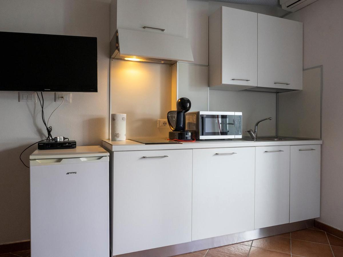Tra Gli Ulivi Bed & Breakfast Pietra Ligure Eksteriør bilde