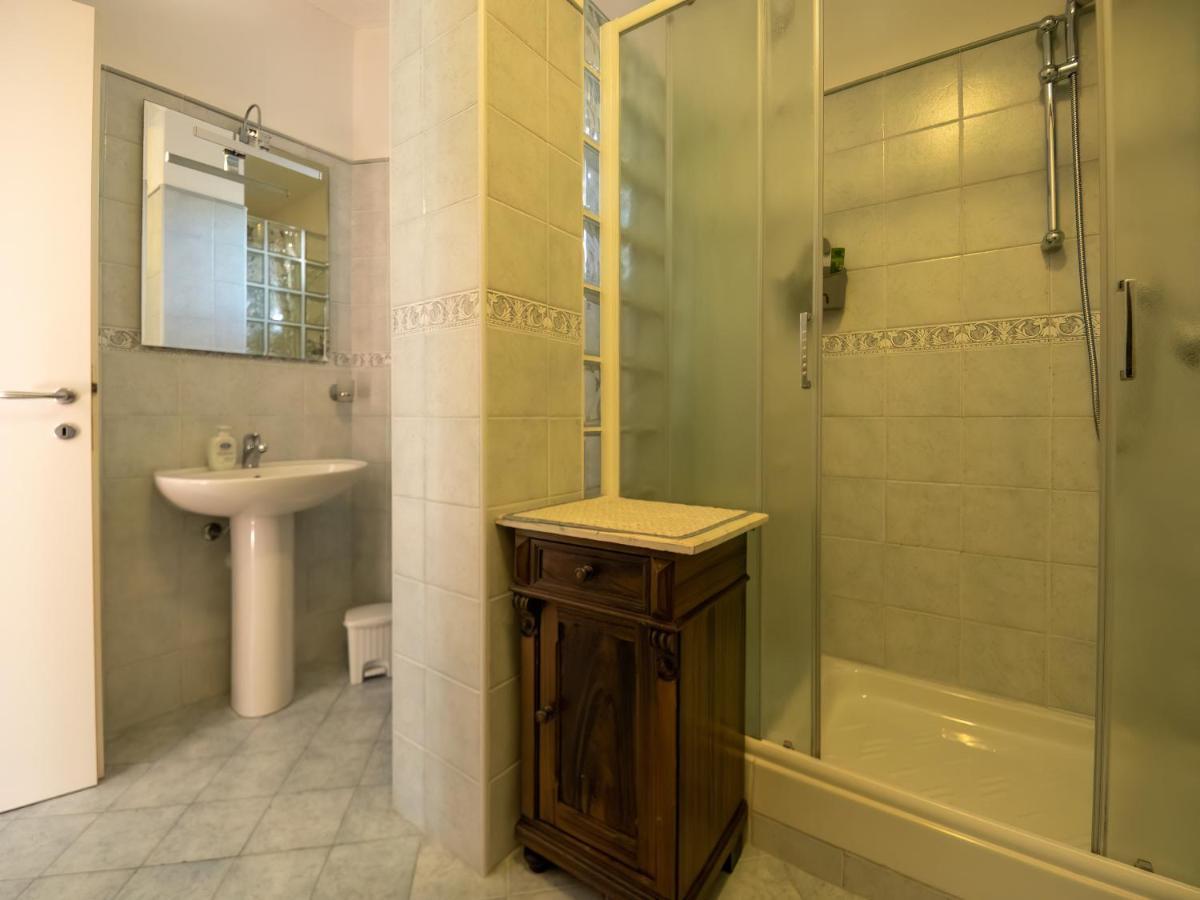 Tra Gli Ulivi Bed & Breakfast Pietra Ligure Eksteriør bilde