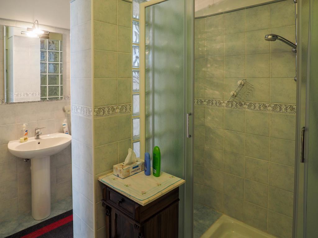 Tra Gli Ulivi Bed & Breakfast Pietra Ligure Eksteriør bilde