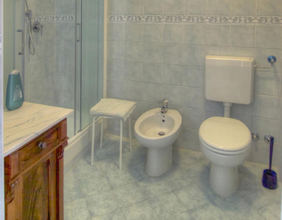 Tra Gli Ulivi Bed & Breakfast Pietra Ligure Eksteriør bilde
